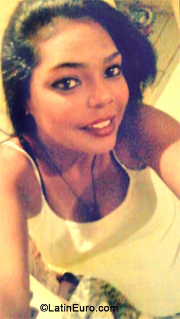 Date this cute Brazil girl Rosana from Rio De Janeiro BR8569