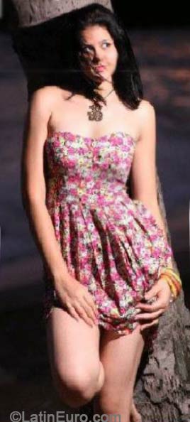 Date this hard body Dominican Republic girl Esmirna from Santo Domingo DO18435