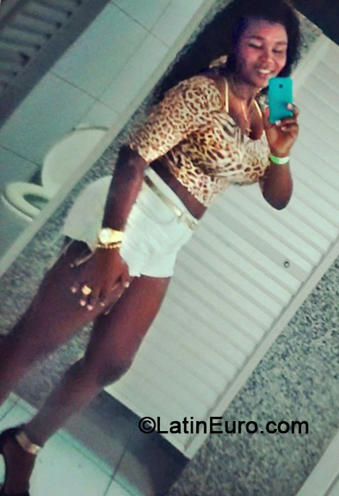 Date this fun Brazil girl Adriana from Feira De Santana BR8700