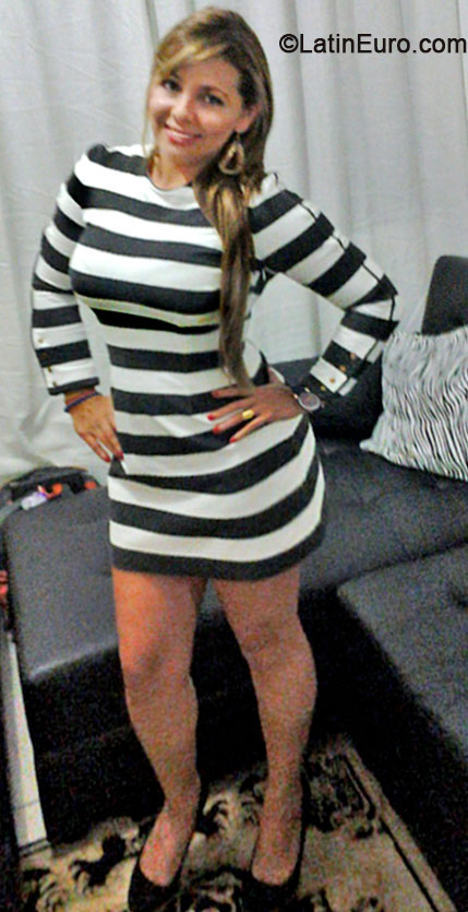 Date this athletic Panama girl Carolina from Panama PA408