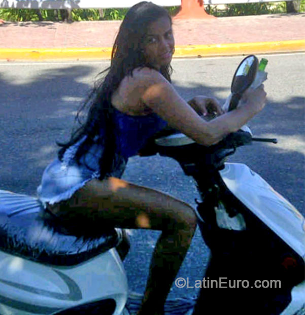 Date this fun Dominican Republic girl Luna from Puerto Plata DO18669