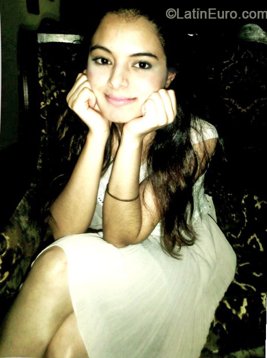 Date this cute Venezuela girl Francie from Caracas VE199