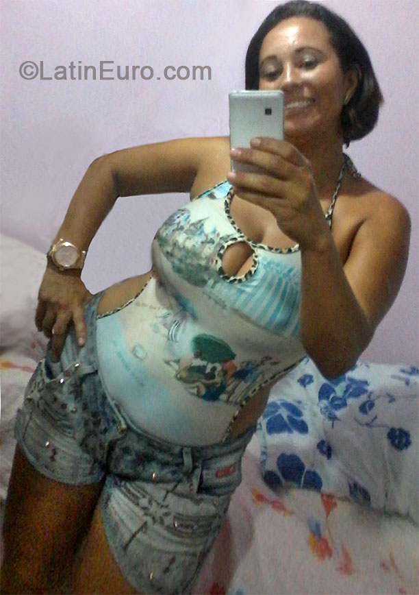 Date this foxy Brazil girl Flavia from Rio De Janeiro BR8746