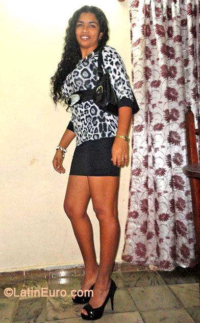 Date this fun Cuba girl Yuli from Las Tunas CU49