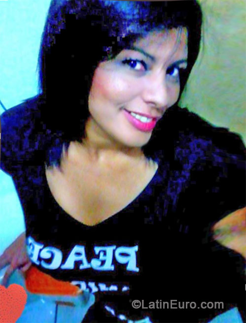 Date this sultry Brazil girl Faby from Goiania BR8763