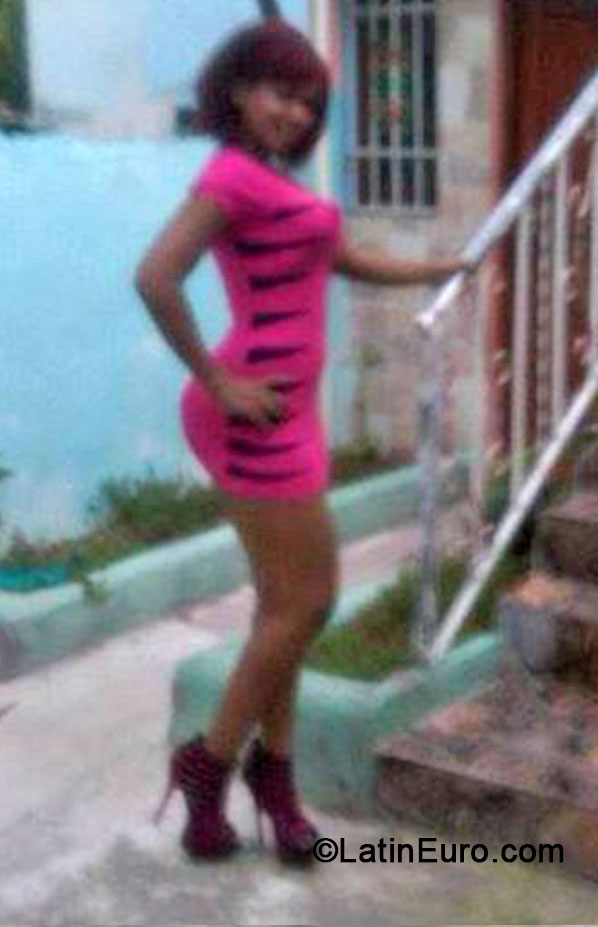 Date this lovely Dominican Republic girl Aida eduvije za from La Romana DO18968