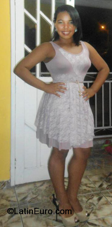 Date this charming Brazil girl Taise from Jacobina BR8769