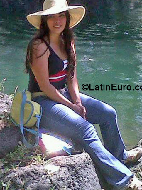 Date this georgeous Honduras girl Maria from San Pedro Sula HN979