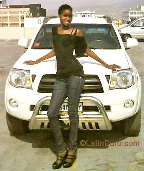 Date this attractive Jamaica girl Shawna from Kingston JM1677