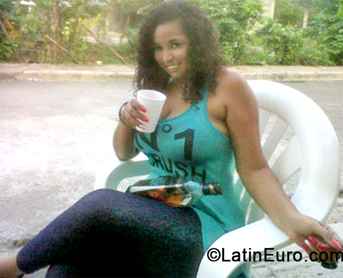Date this pretty Dominican Republic girl Tamara from Santo Domingo DO19061