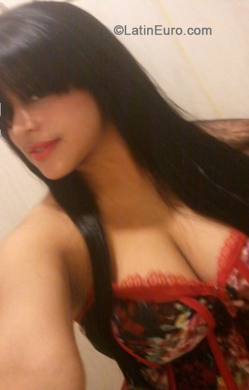 Date this lovely Dominican Republic girl Aneris from La Vega DO23052