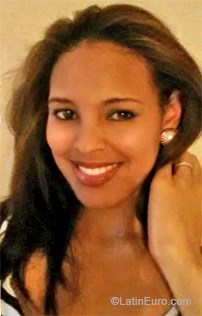 Date this funny Dominican Republic girl Yani from Santiago DO19186