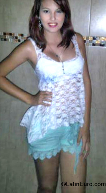 Date this sultry Venezuela girl Ariel from Caracas VE248
