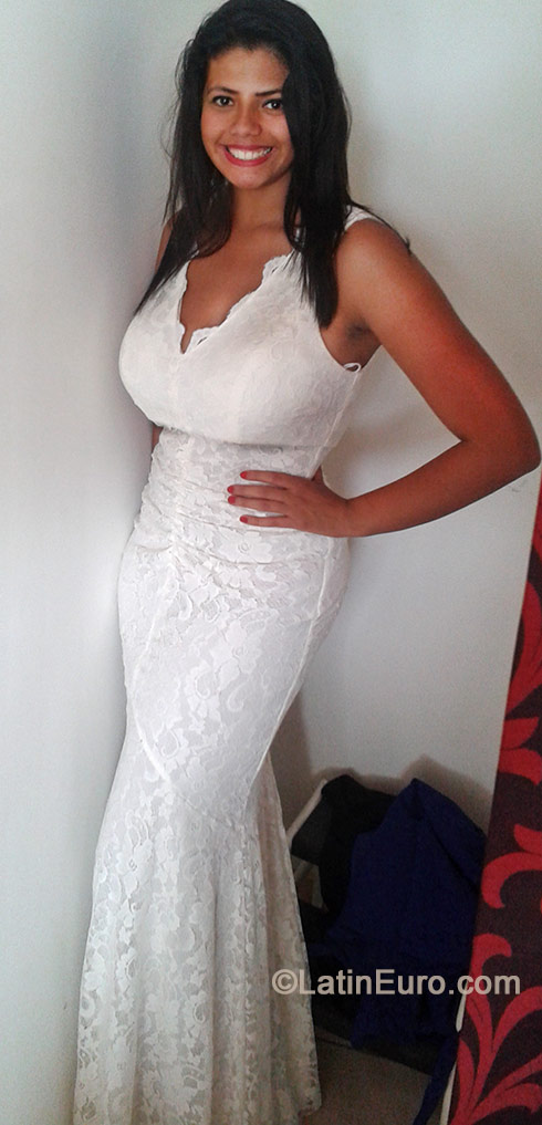 Date this young Costa Rica girl Maria from San Jose CR298