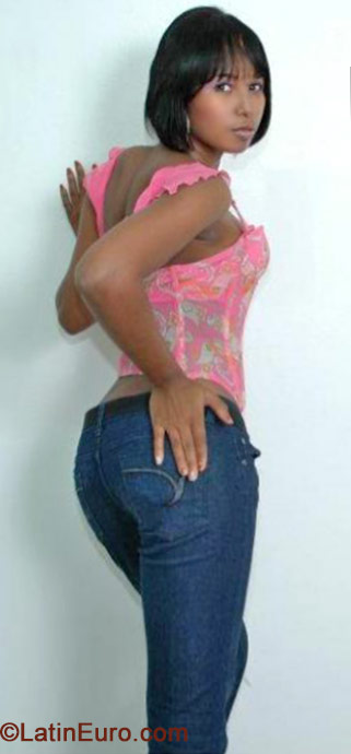 Date this happy Dominican Republic girl Carmen from Santiago DO21147