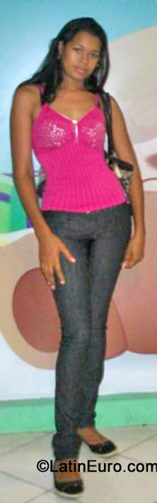 Date this voluptuous Dominican Republic girl Yuderka from Santo Domingo DO19273