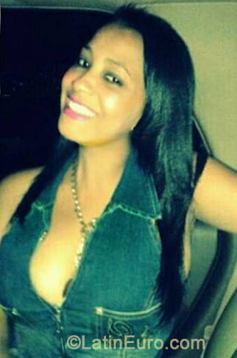 Date this happy Dominican Republic girl Inmaculada from La Vega DO19284