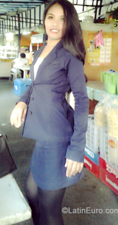 Date this hard body Philippines girl Liza from Manila PH652