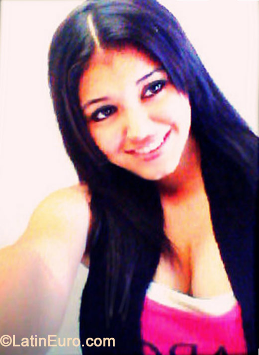 Date this gorgeous Honduras girl Skarleth from Tegucigalpa HN1065