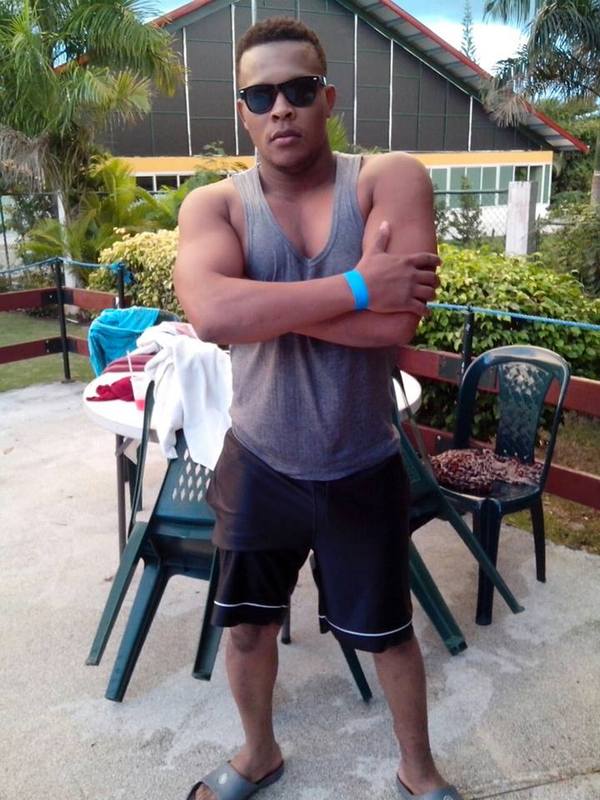 Date this tall Dominican Republic man Yoni from La Vega DO19367