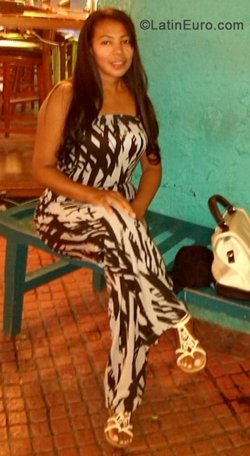 Date this funny Dominican Republic girl Ylma from Santo Domingo DO19478