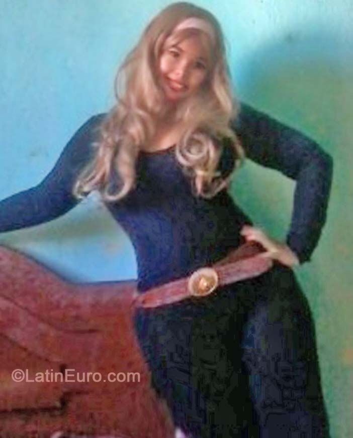 Date this gorgeous Brazil girl Anna lorany from Sao Sebastiao Da Grama BR8928