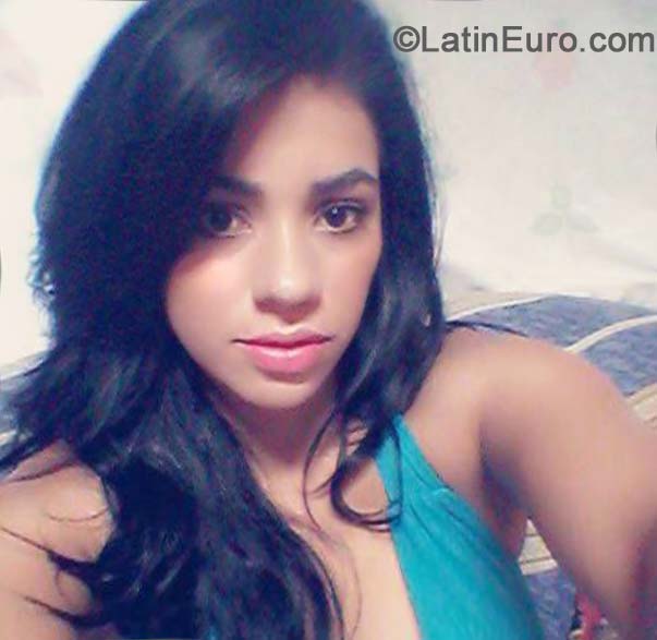 Date this hot Honduras girl Carolina from San Pedro Sula HN1155