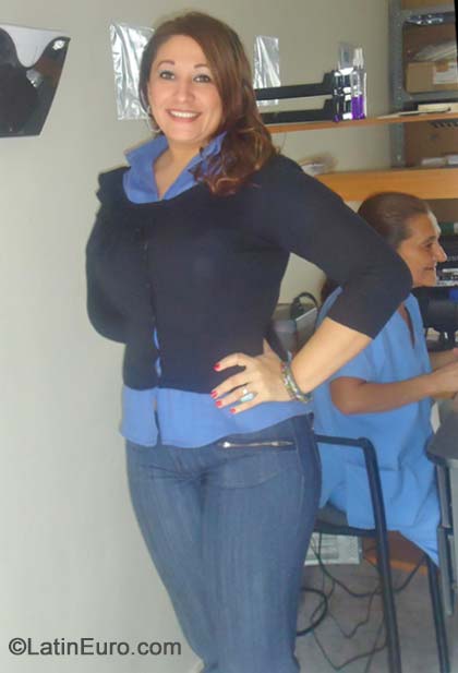 Date this good-looking Honduras girl Kenia from San Pedro Sula HN1156