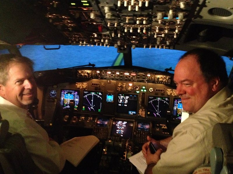 Date this stunning United States man Piloto from San Francisco US15279