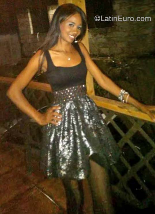 Date this sultry Dominican Republic girl Sobeida from Santo Domingo DO19783