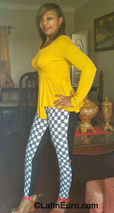 Date this hard body Dominican Republic girl Justina from Puerto Plata DO19864