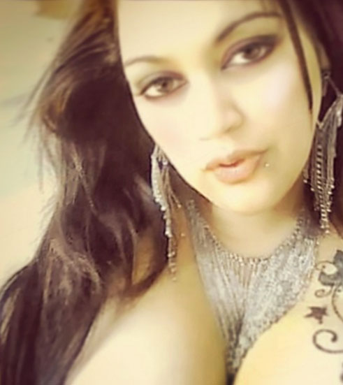 Date this hard body France girl Laila from Paris FR235