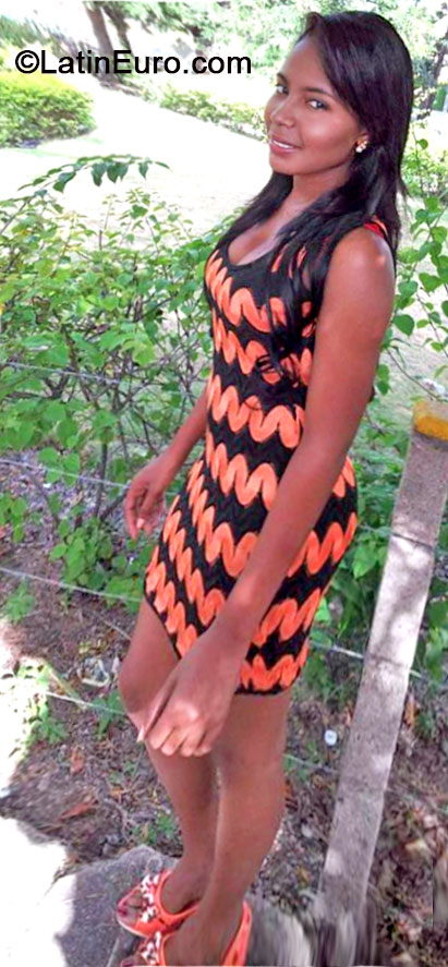 Date this tall Dominican Republic girl Carol from San Cristobal DO19935