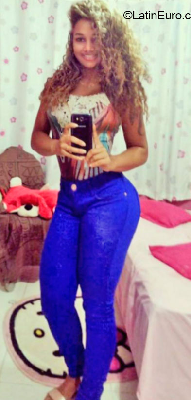 Date this hard body Brazil girl Loise from Rio De Janeiro BR9088