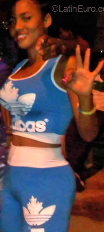 Date this athletic Dominican Republic girl Yulay from Santo Domingo DO20389