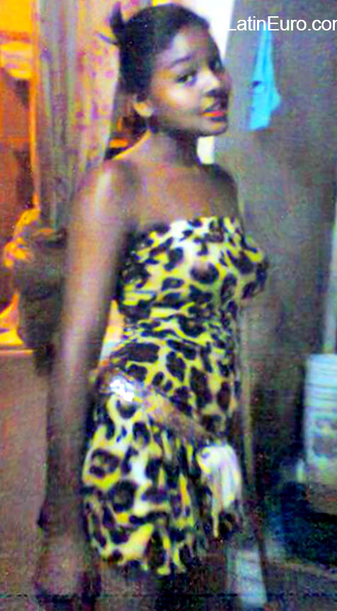 Date this passionate Dominican Republic girl Ana from Santo Domingo DO20492