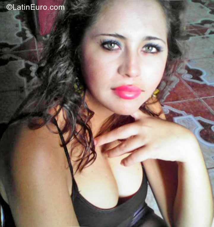 Date this happy Honduras girl Yosselyn from Cortes HN1280