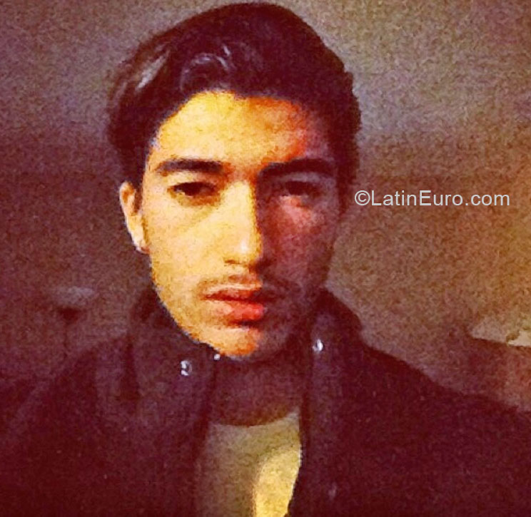 Date this sultry United States man Russell from Los Angeles US15653