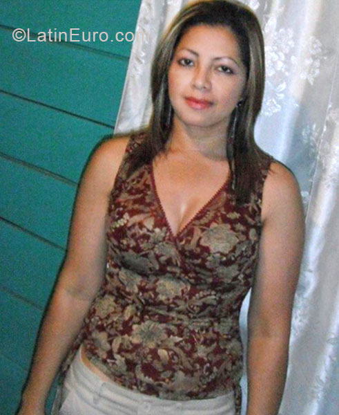 Date this gorgeous Nicaragua girl Jasmin from San Jose CR334