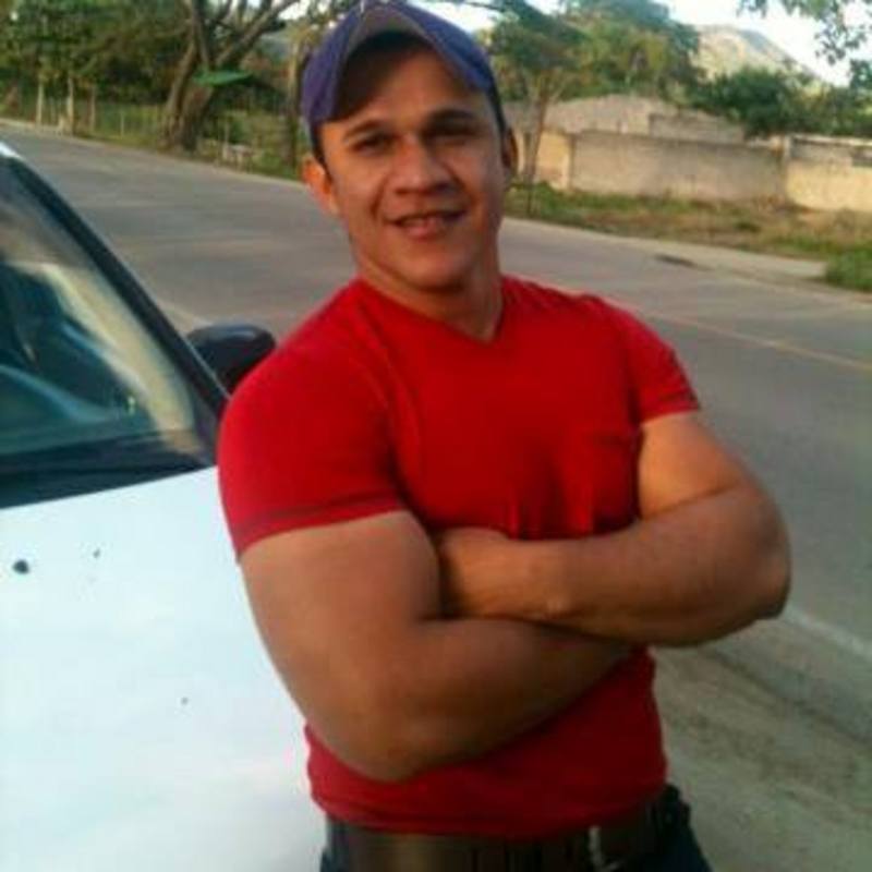 Date this hard body Honduras man Elmer from Cortes HN1335
