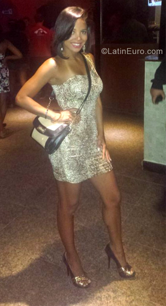 Date this charming Brazil girl Samyra from Rio De Janeiro BR9129