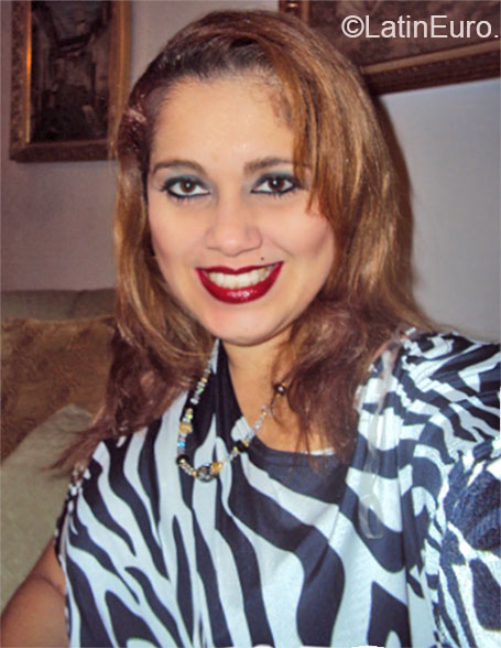 Date this good-looking Venezuela girl Mary Claudia from Caracas VE345