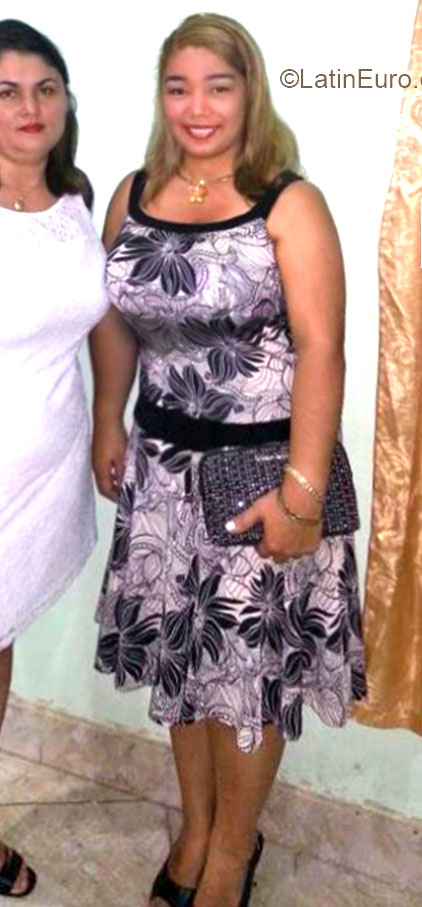 Date this tall Panama girl Yohana from Chiriqui PA513