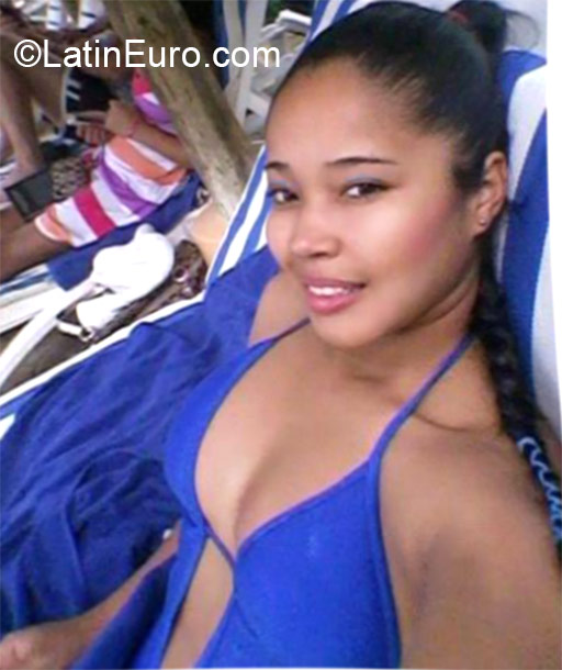 Date this delightful Dominican Republic girl Elizabeth from Santiago DO20826