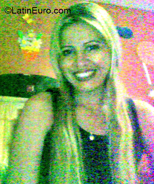 Date this attractive Venezuela girl Grecia from Falcon VE356