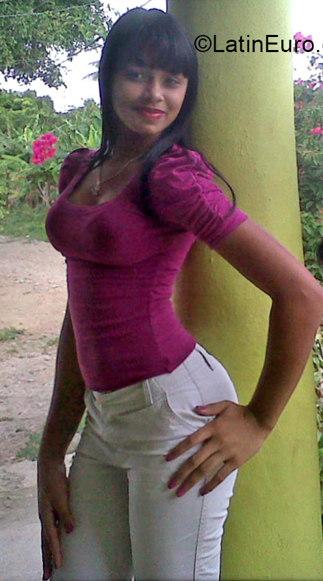 Date this passionate Dominican Republic girl Pamela from Santo Domingo DO20985