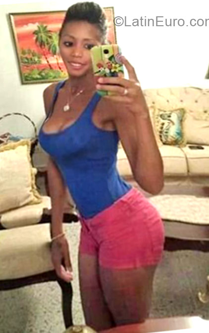 Date this lovely Dominican Republic girl Jennifer from Boca Chica DO21043