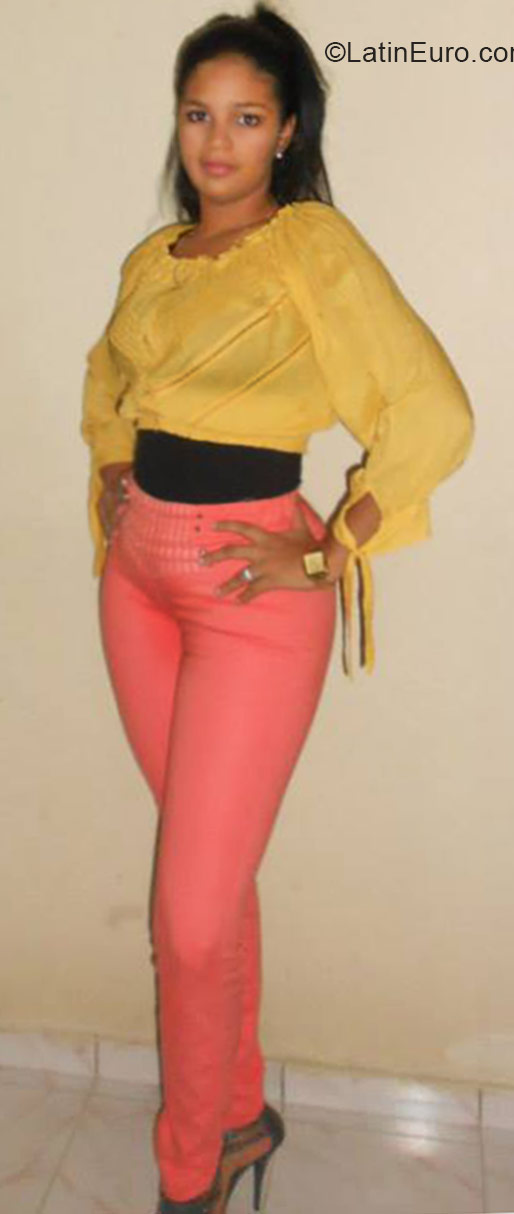 Date this beautiful Dominican Republic girl Jana from Santiago DO21049