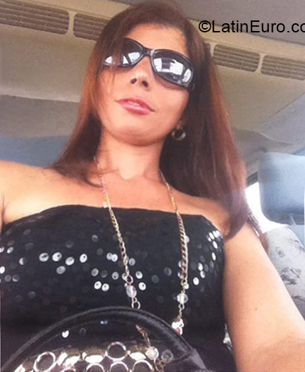 Date this happy Dominican Republic girl Maria elena from Santiago DO21191