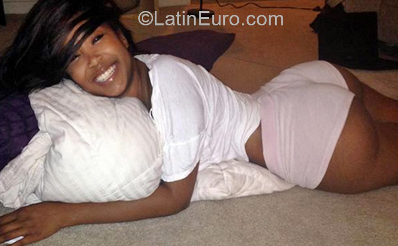 Date this passionate Dominican Republic girl Michel from Santo Domingo DO21192